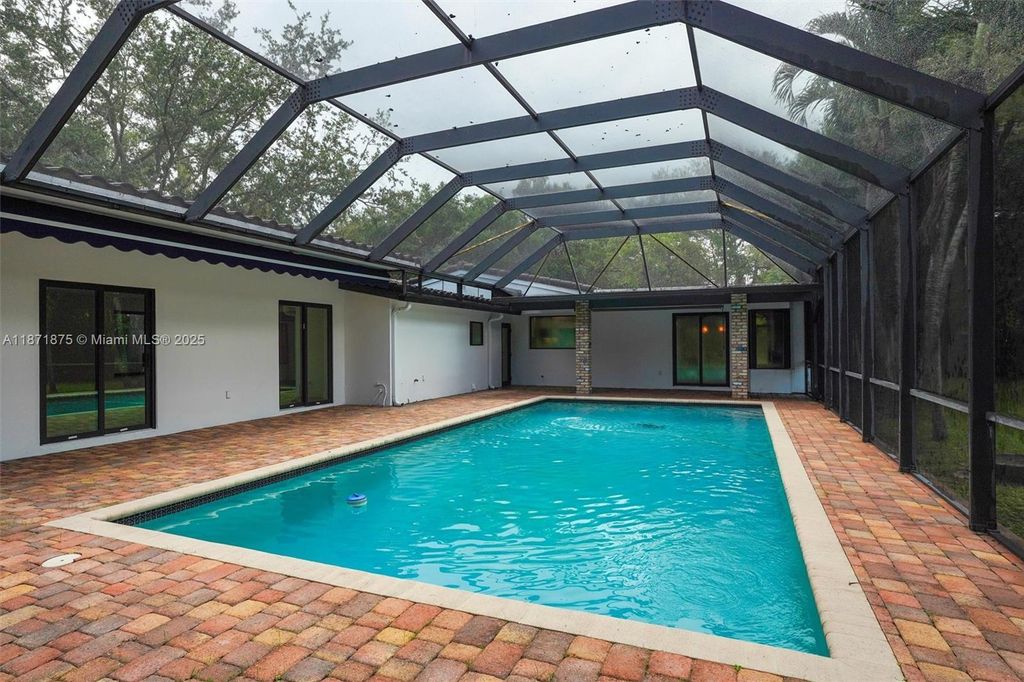 Property photo 3 of 26 <Alttext/>