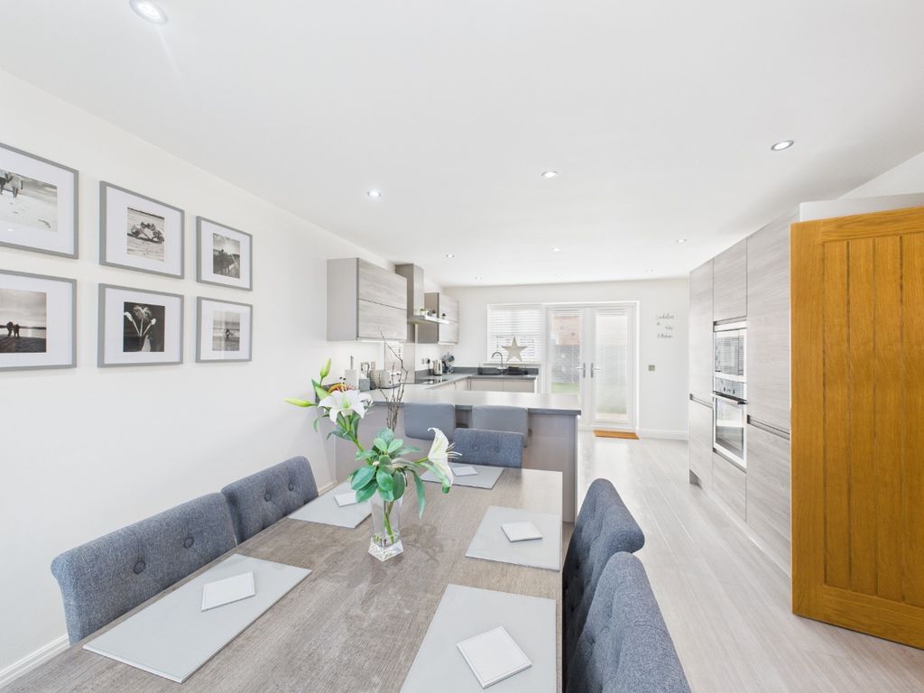 Property photo 2 of 31 4531398