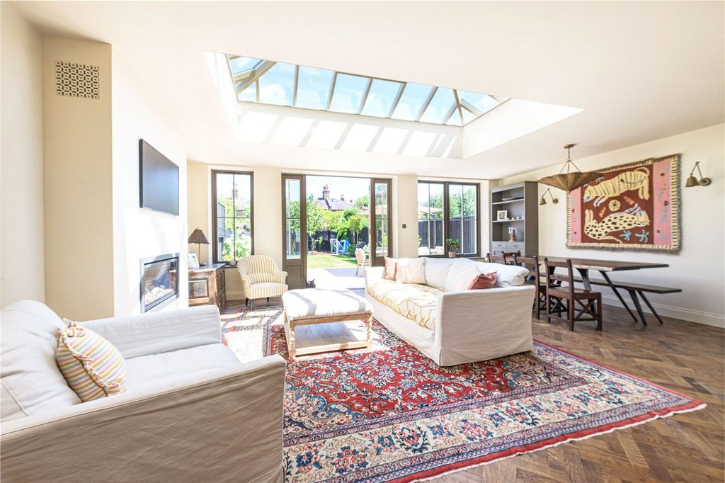 Property photo 1 of 7 Reception