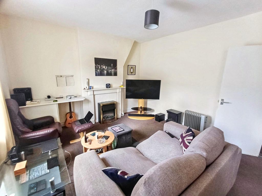 Property photo 3 of 9