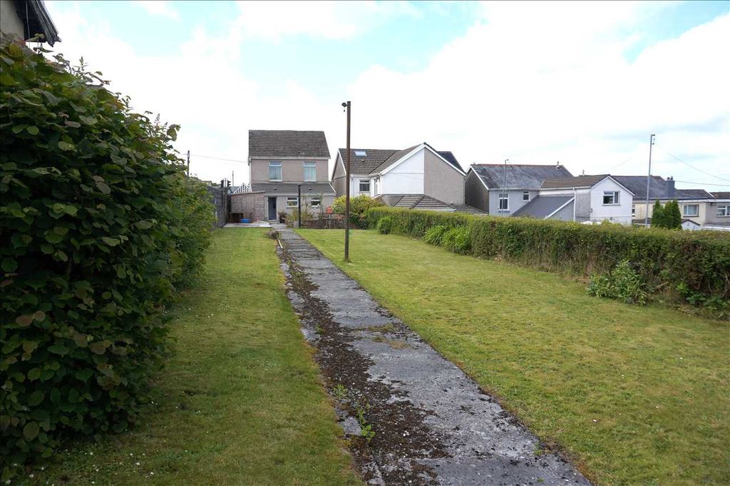 Property photo 2 of 24