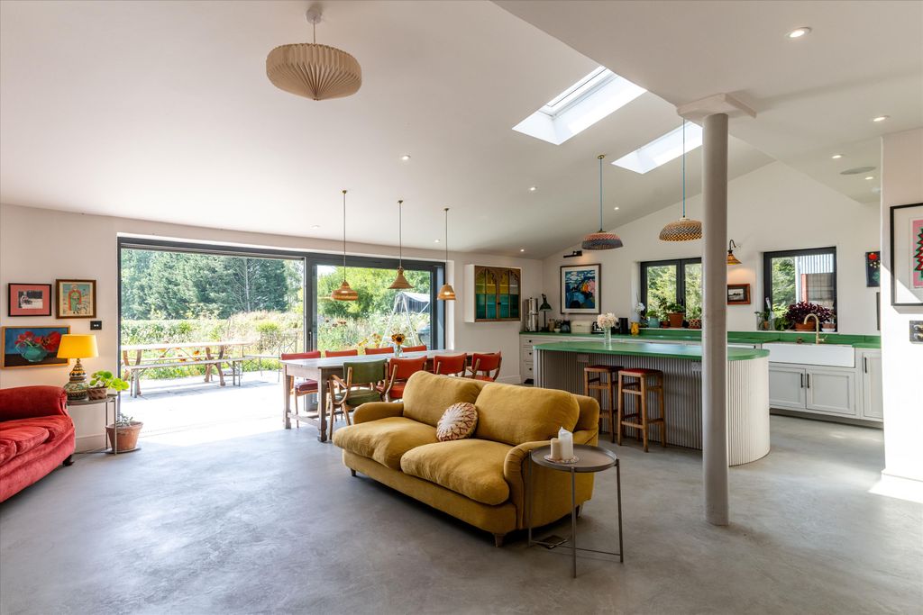 Property photo 2 of 29 Image