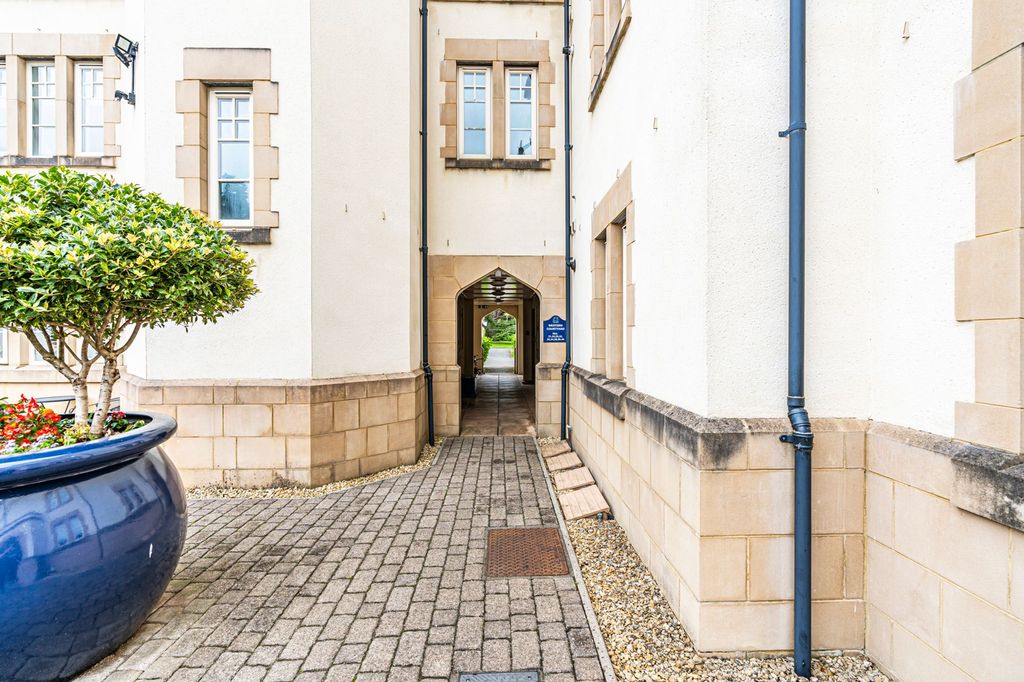 Property photo 3 of 26