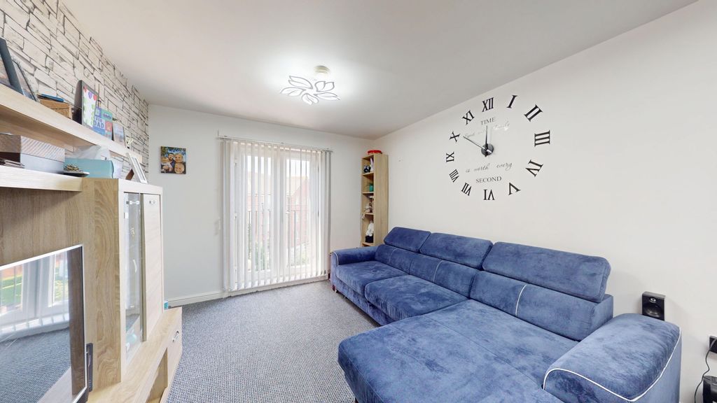 Property photo 2 of 11