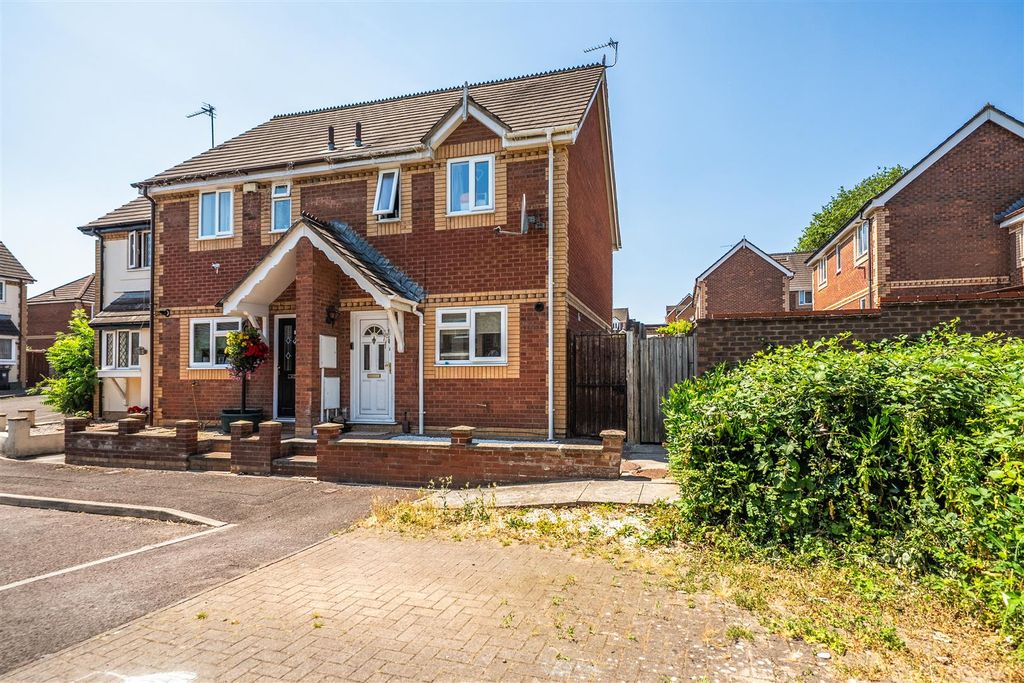 Property photo 1 of 13 2-6A54dc03B8347-1494007-19F5B7B0B0Ac0-2-2.Jpg