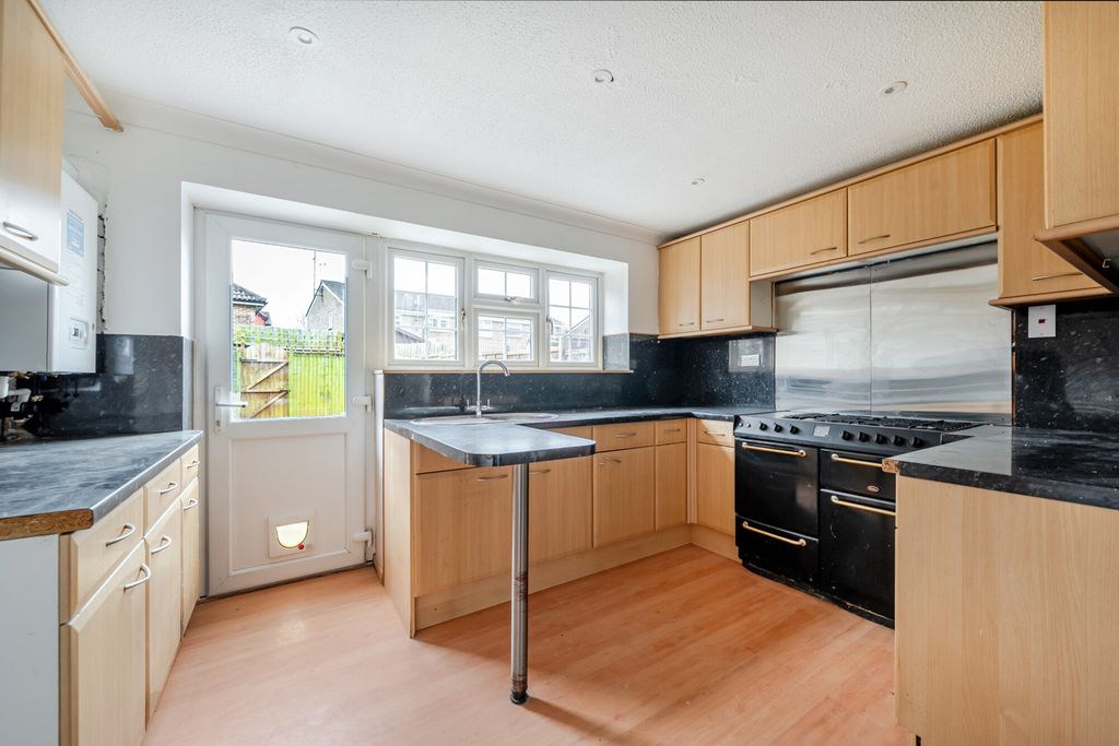 Property photo 1 of 25 1425688-12-69B83F...