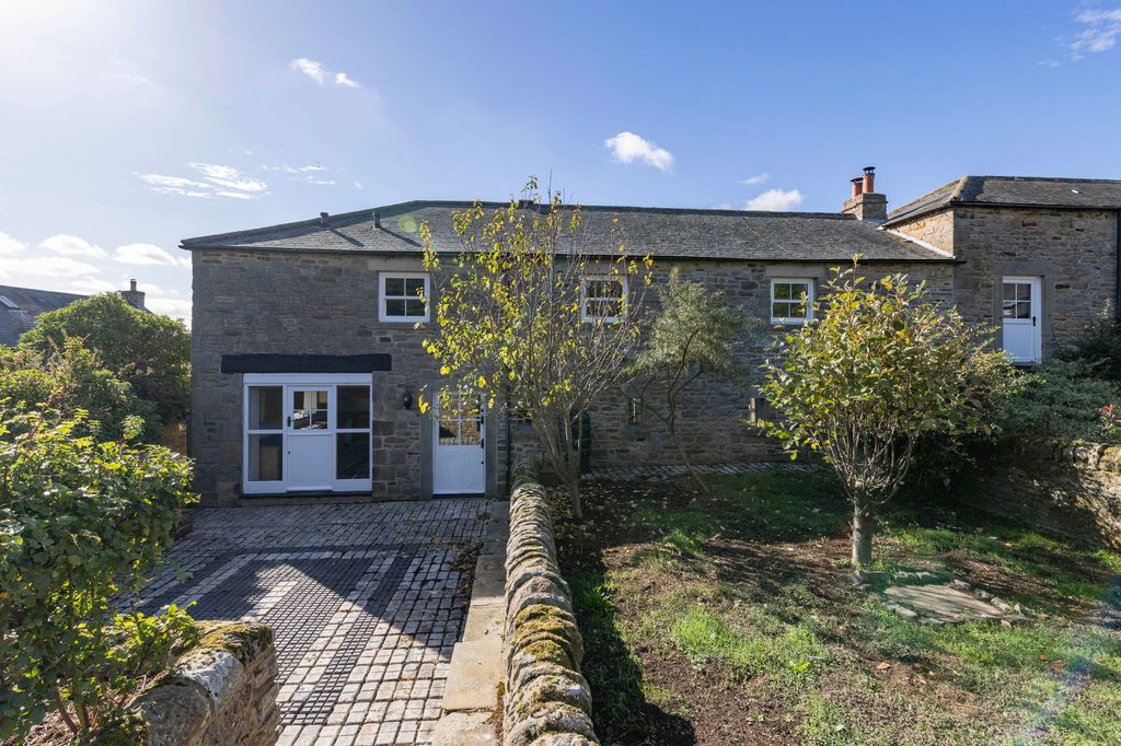 Property photo 1 of 28