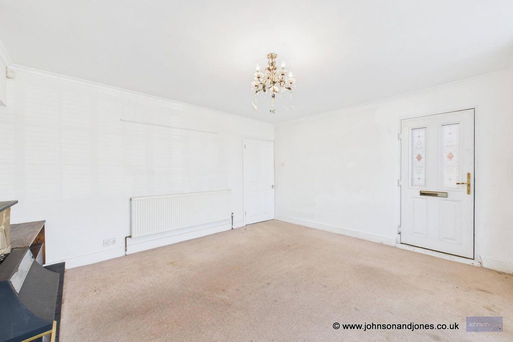 Property photo 3 of 20 3 Lounge.Jpg