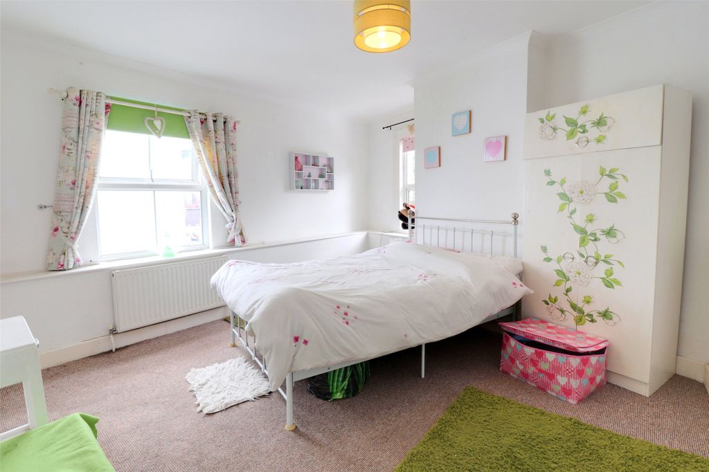 Property photo 3 of 15 Picture No. 04
