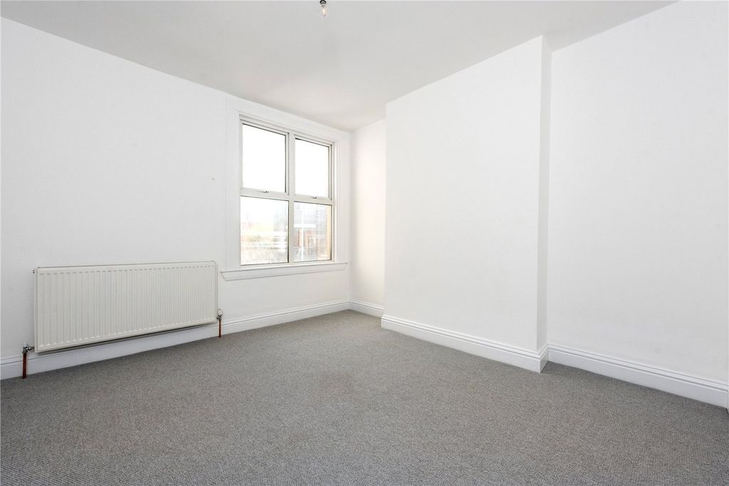 Property photo 3 of 12 Picture No. 05