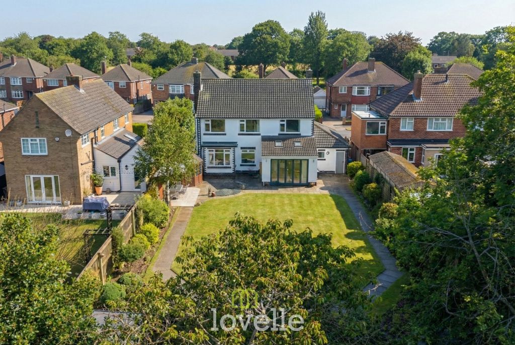 Property photo 2 of 39