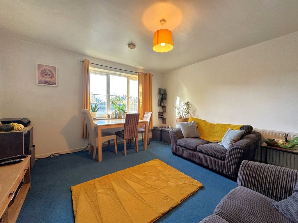 Property photo 3 of 12