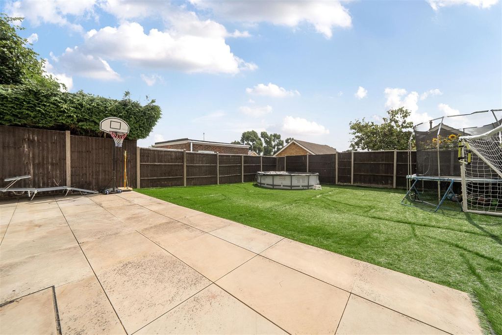 Property photo 2 of 18 Rear Garden