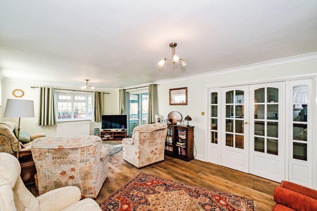 Property photo 3 of 26