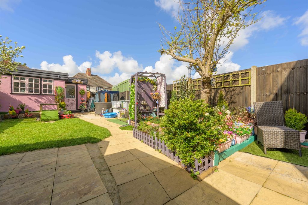 Property photo 3 of 18