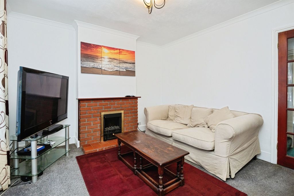 Property photo 2 of 20