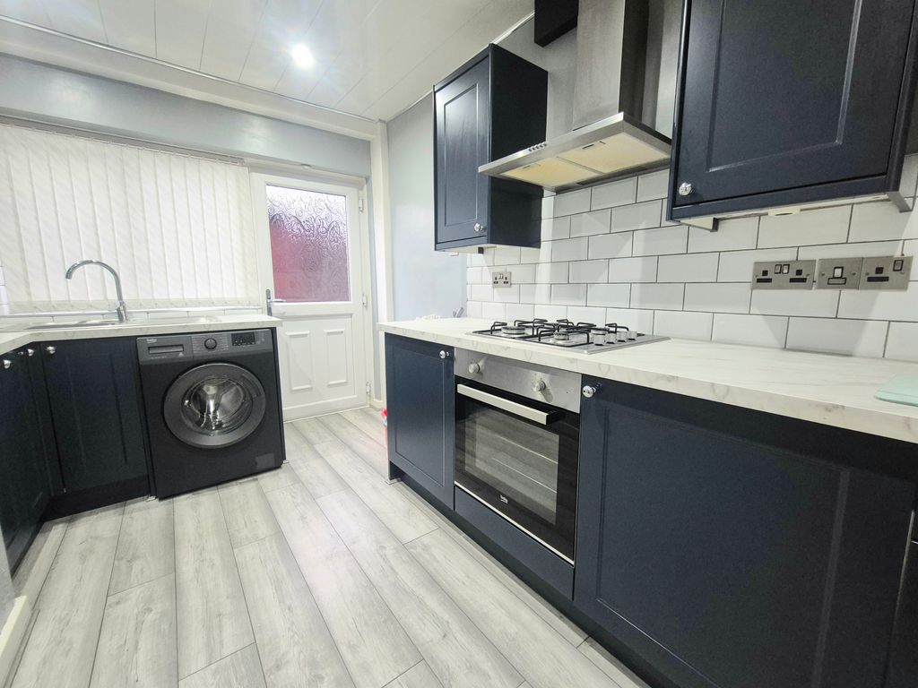 Property photo 2 of 11 Image