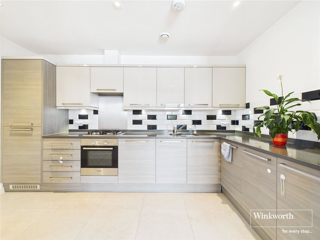 Property photo 1 of 11 Kitchen