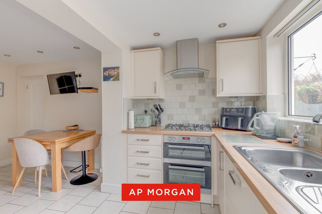 Property photo 3 of 15 Picture No. 14