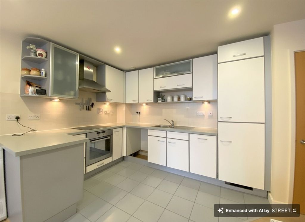 Property photo 2 of 12 Baltic Apartments E16