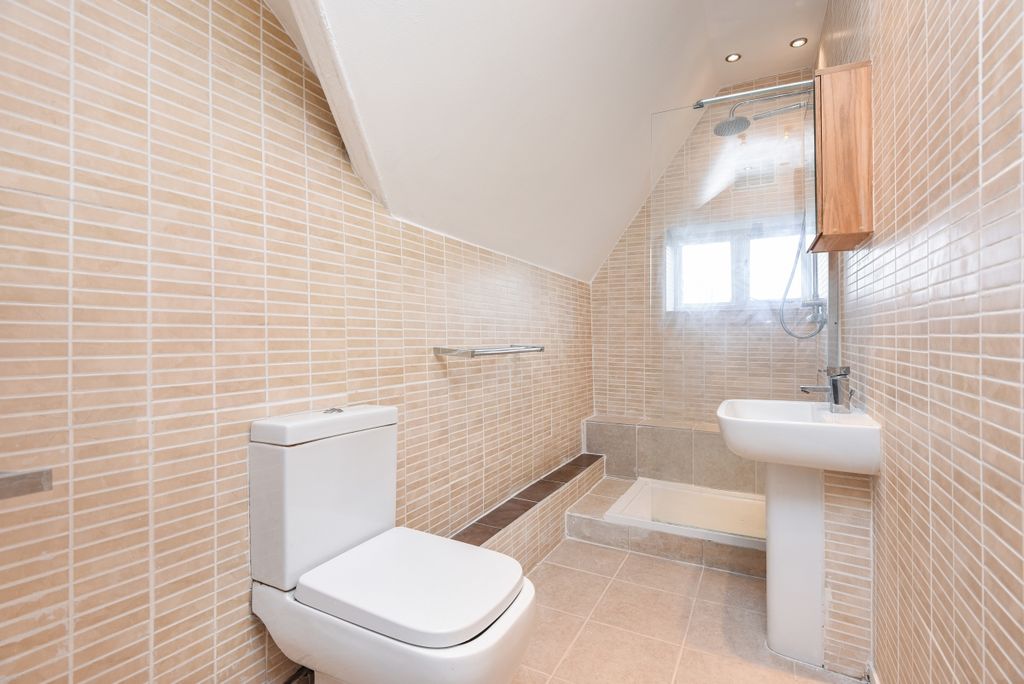 Property photo 3 of 7 243865 (6)c