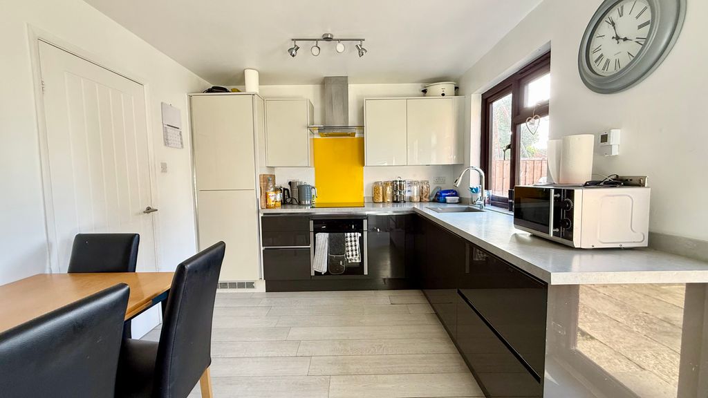 Property photo 3 of 13 Kitchen/Dining Room