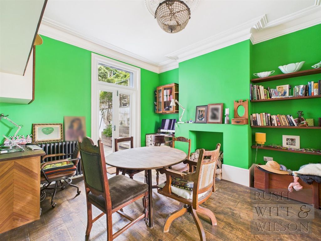 Property photo 3 of 40