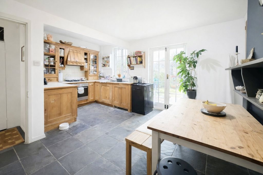 Property photo 3 of 15 Kitchen