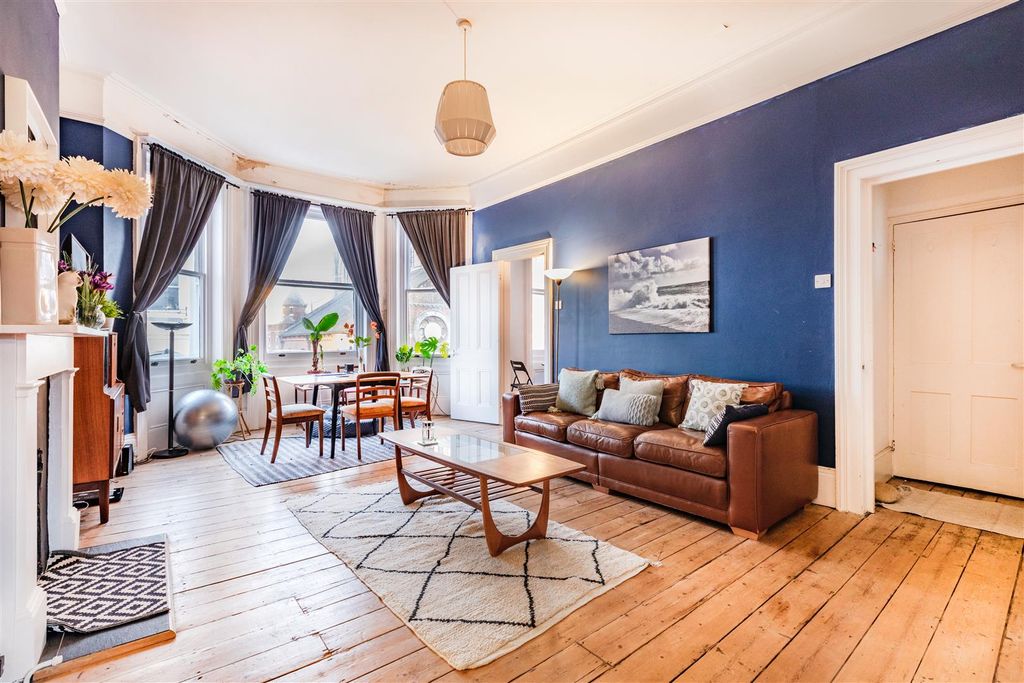 Property photo 2 of 12 Reception