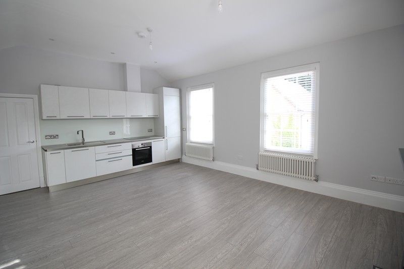 Property photo 3 of 6 Lounge/Kitchen