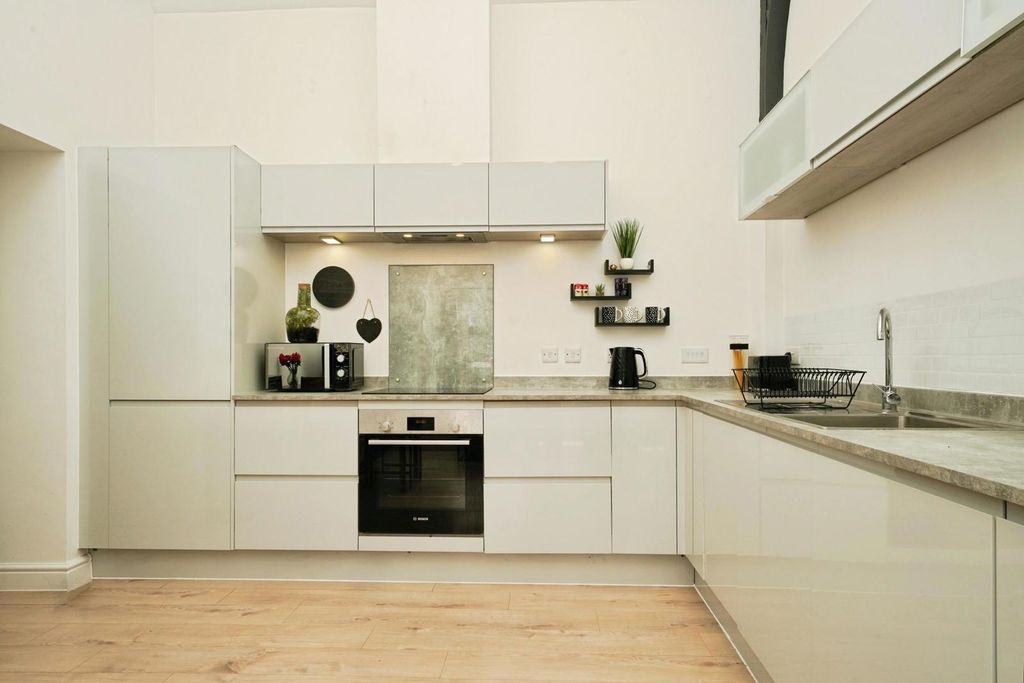 Property photo 3 of 13 Pbox-Img.Jpg