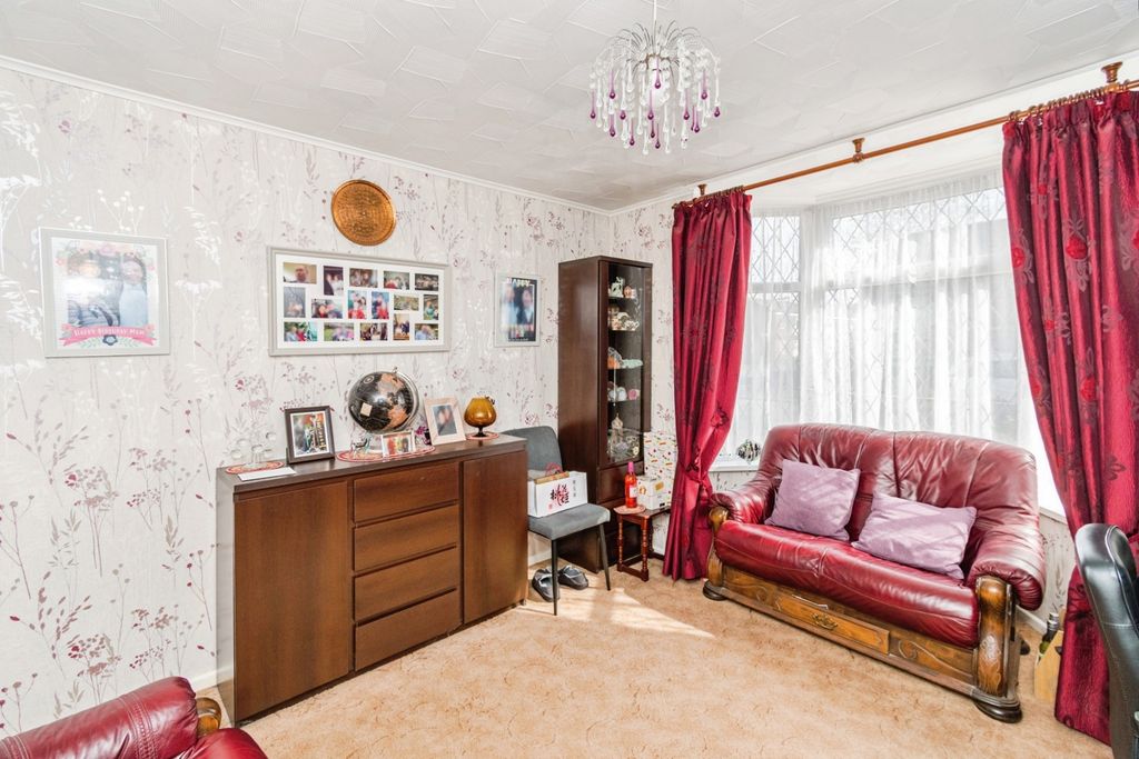 Property photo 2 of 19 Pbox-Img.Jpg