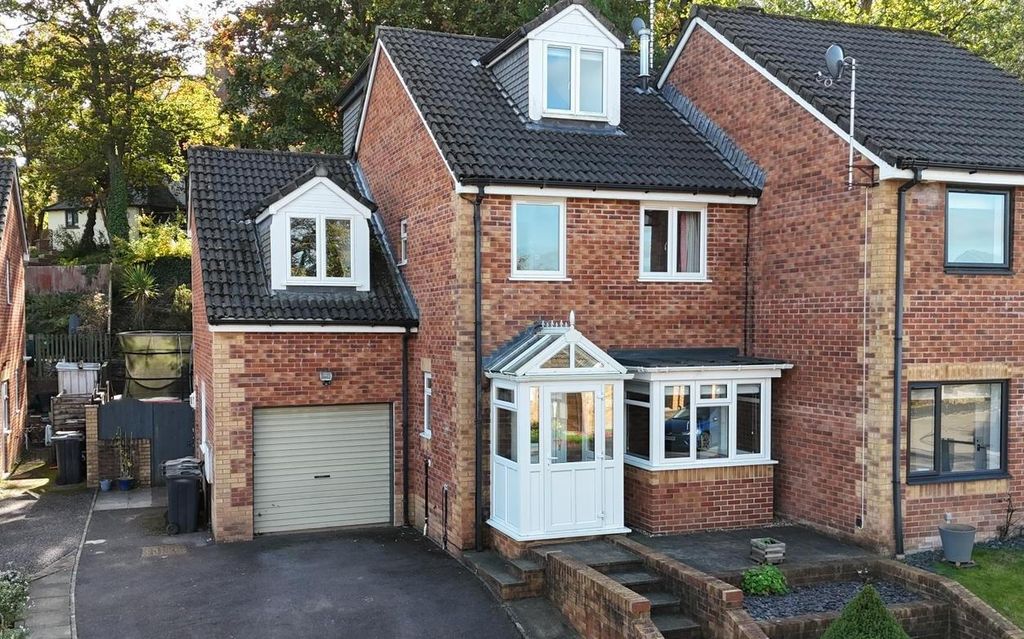 Property photo 1 of 28