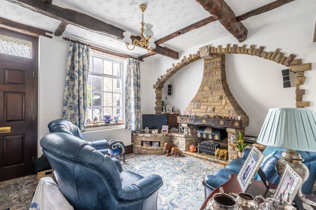 Property photo 2 of 16