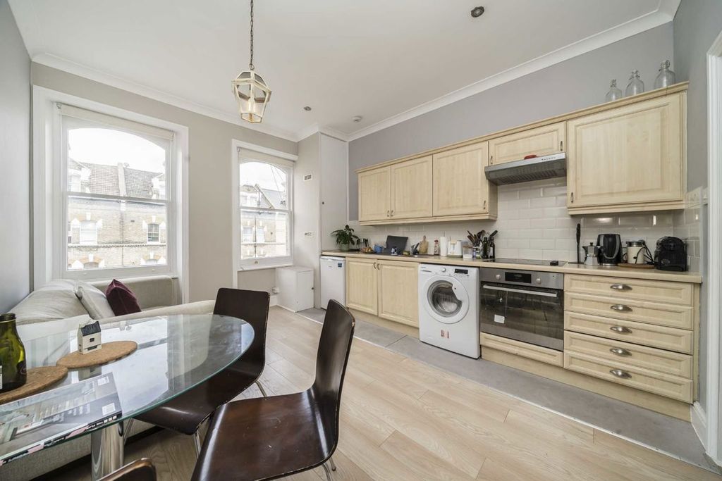Property photo 1 of 6