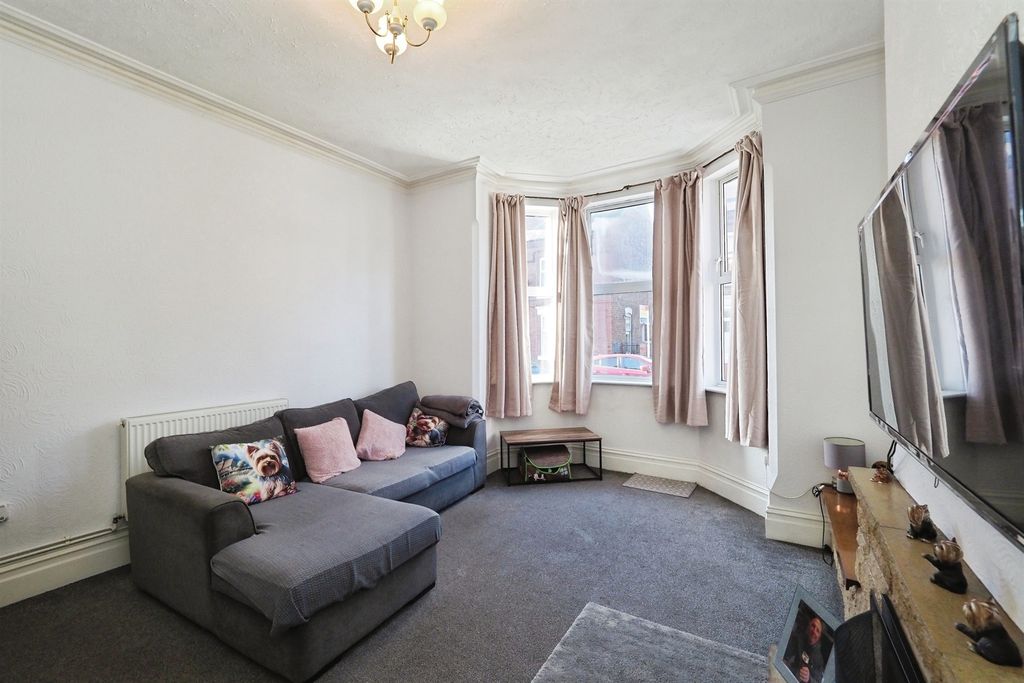 Property photo 3 of 17