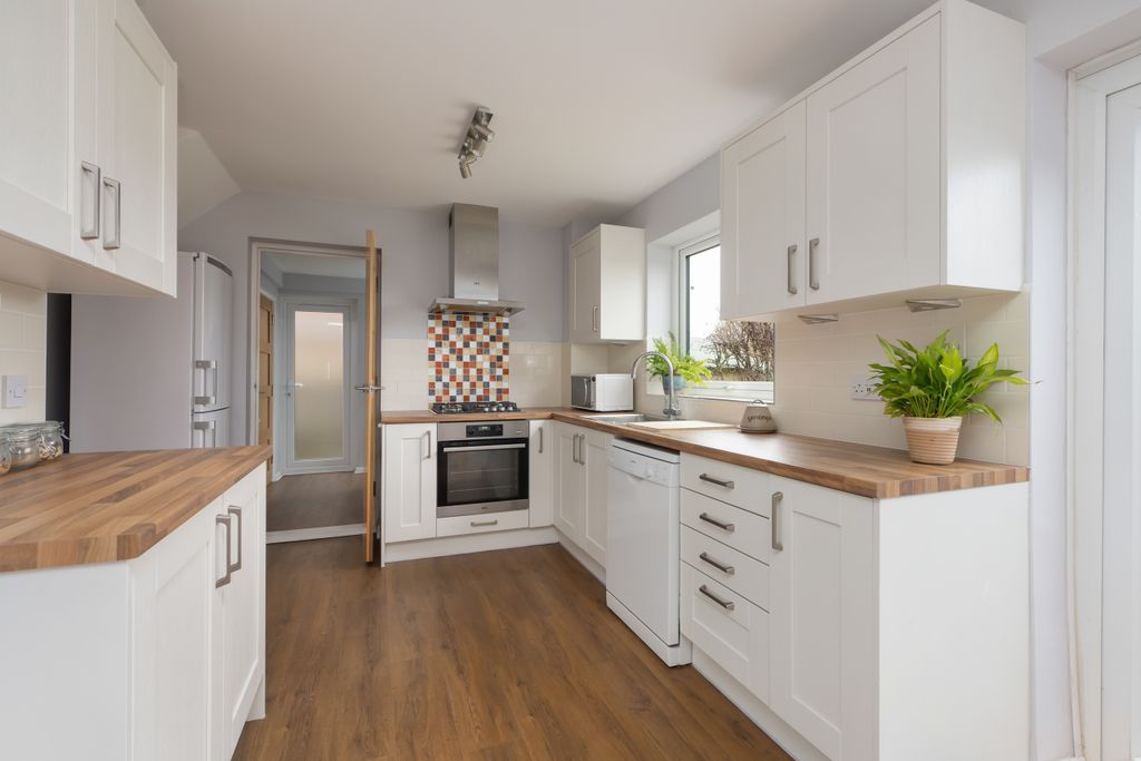 Property photo 2 of 17 Kitchen/Diner