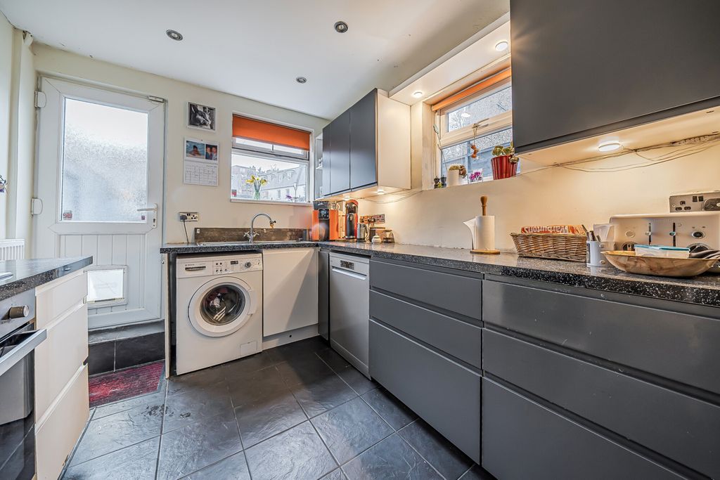 Property photo 2 of 16 Kitchen