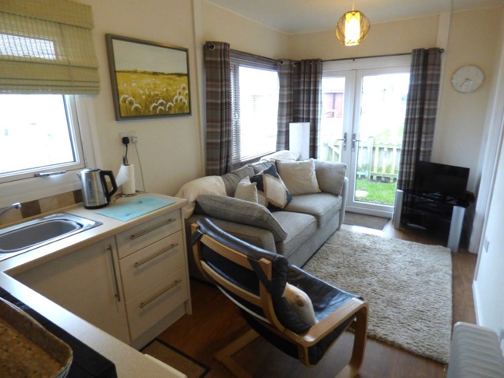 Property photo 2 of 11 Lounge/Diner/Fitted Kitchen