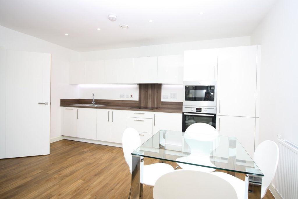 Property photo 2 of 6 Kitchen