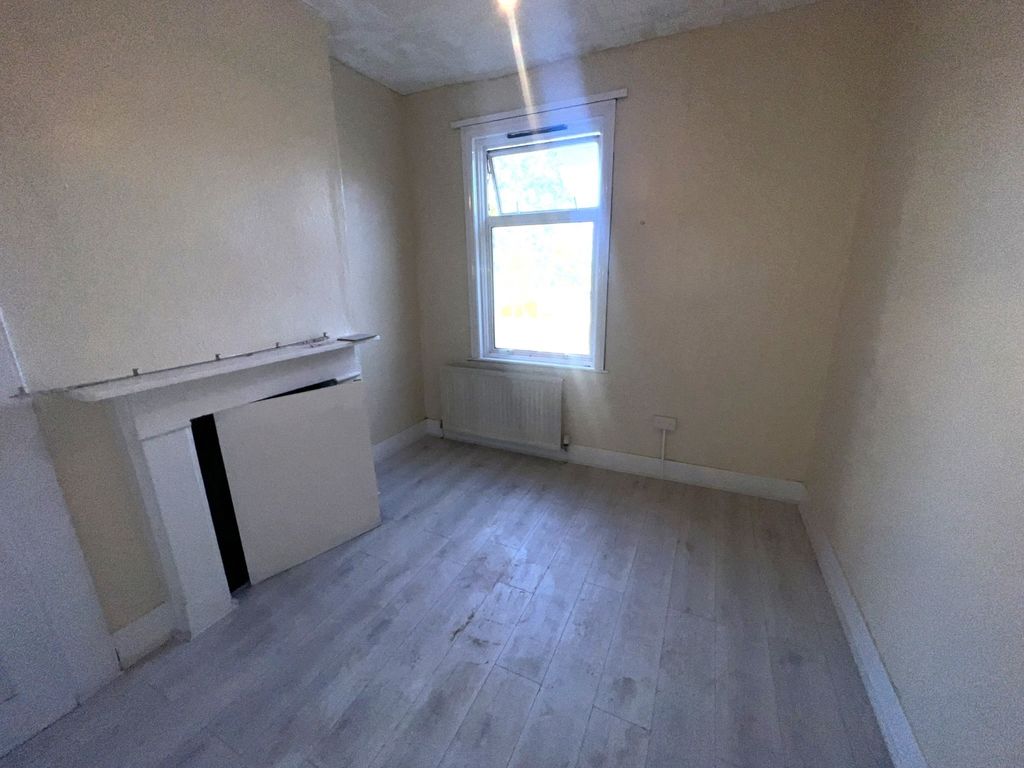 Property photo 3 of 7 Img_0137