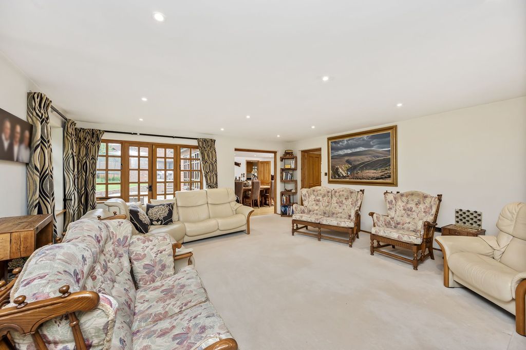 Additional image 9 of 6 bed detached house for saleWildgoose Drive, Horsham RH12