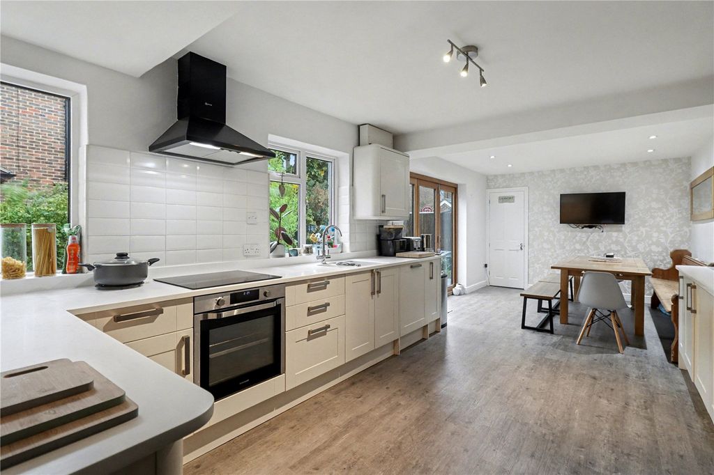 Property photo 2 of 16 Kitchen / Diner