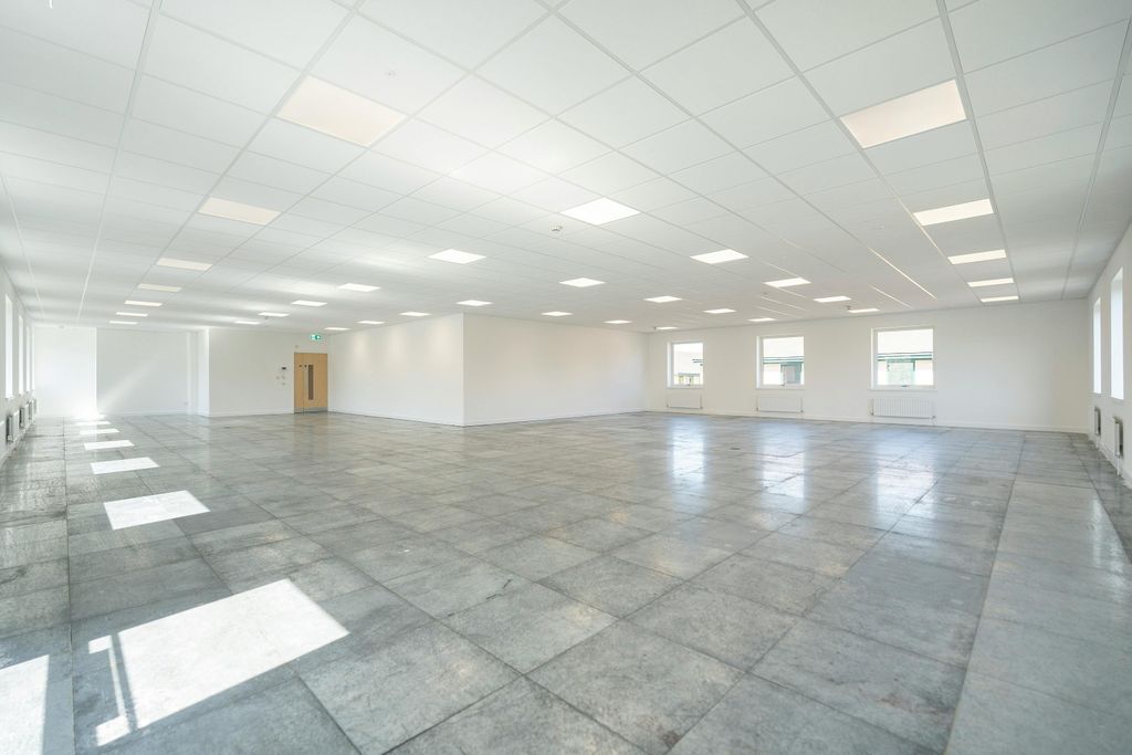 Property photo 1 of 25 Iw1104251380Ffca228.Jpg