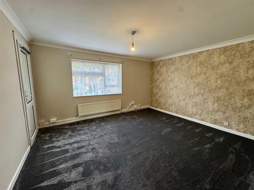 Property photo 1 of 14 Lounge