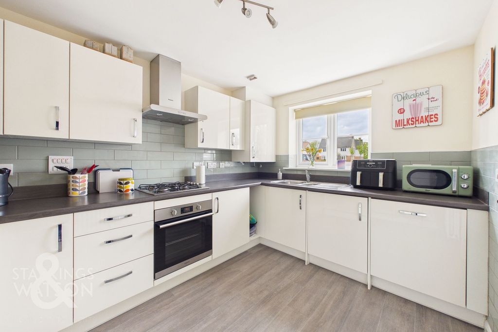 Property photo 3 of 22