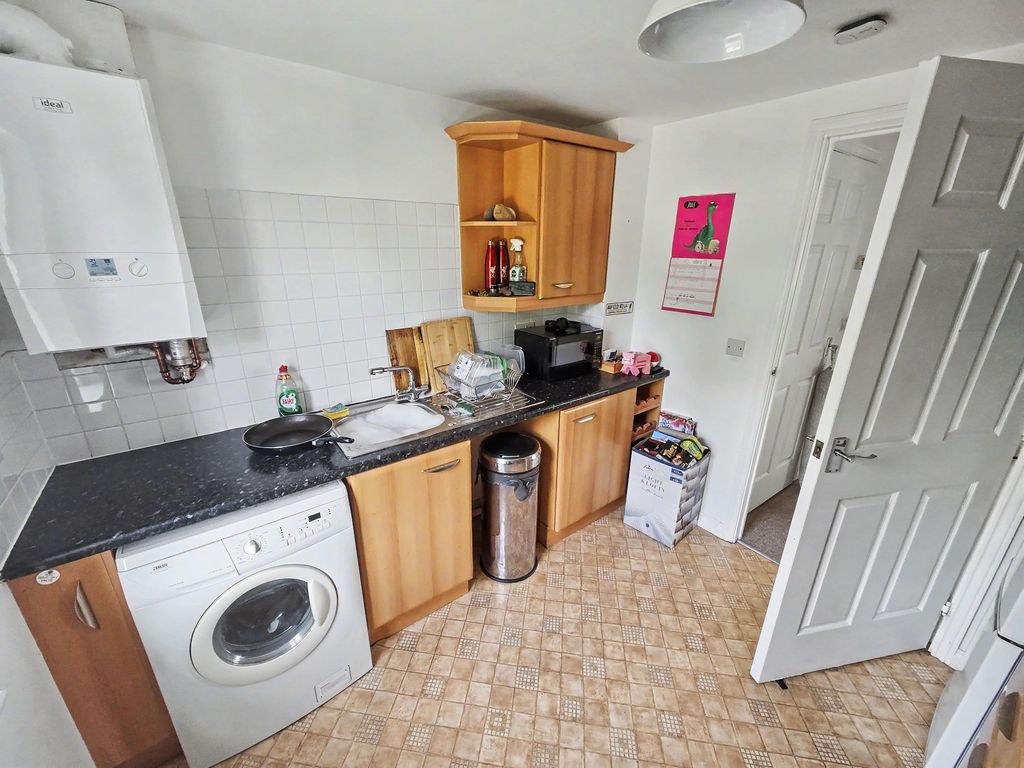 Property photo 2 of 21