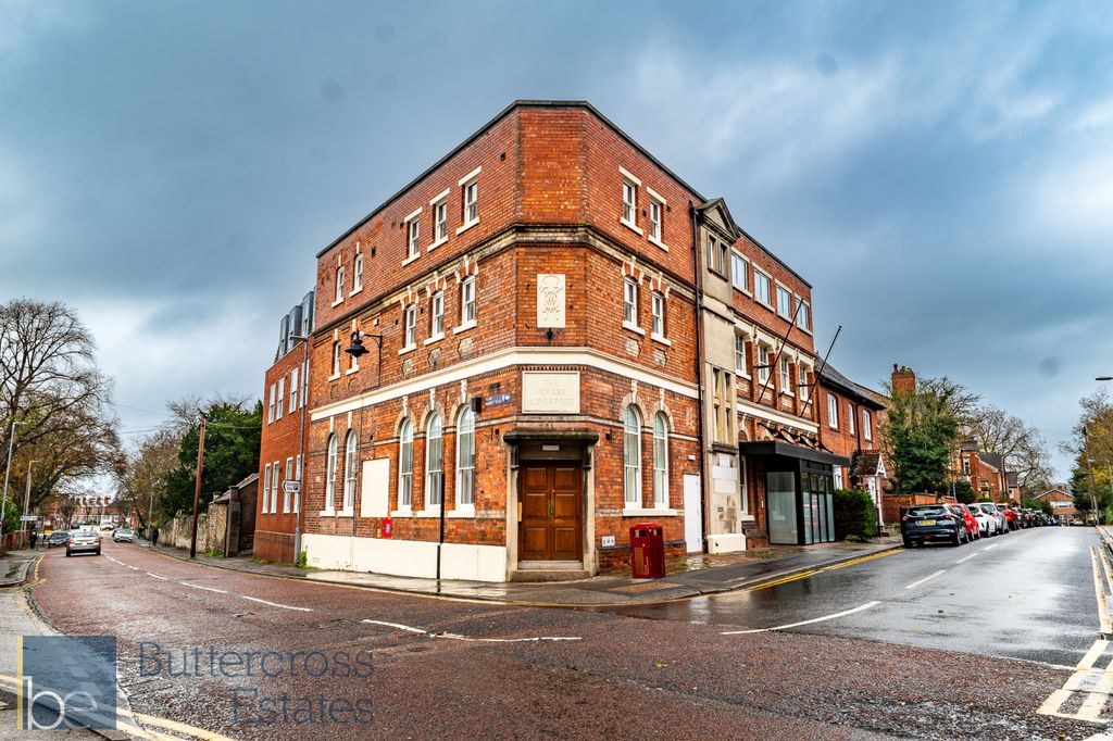 Property photo 1 of 10 Friary View