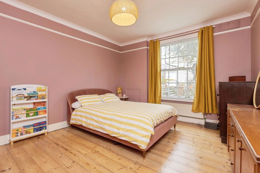 Property photo 2 of 16 Picture No. 23