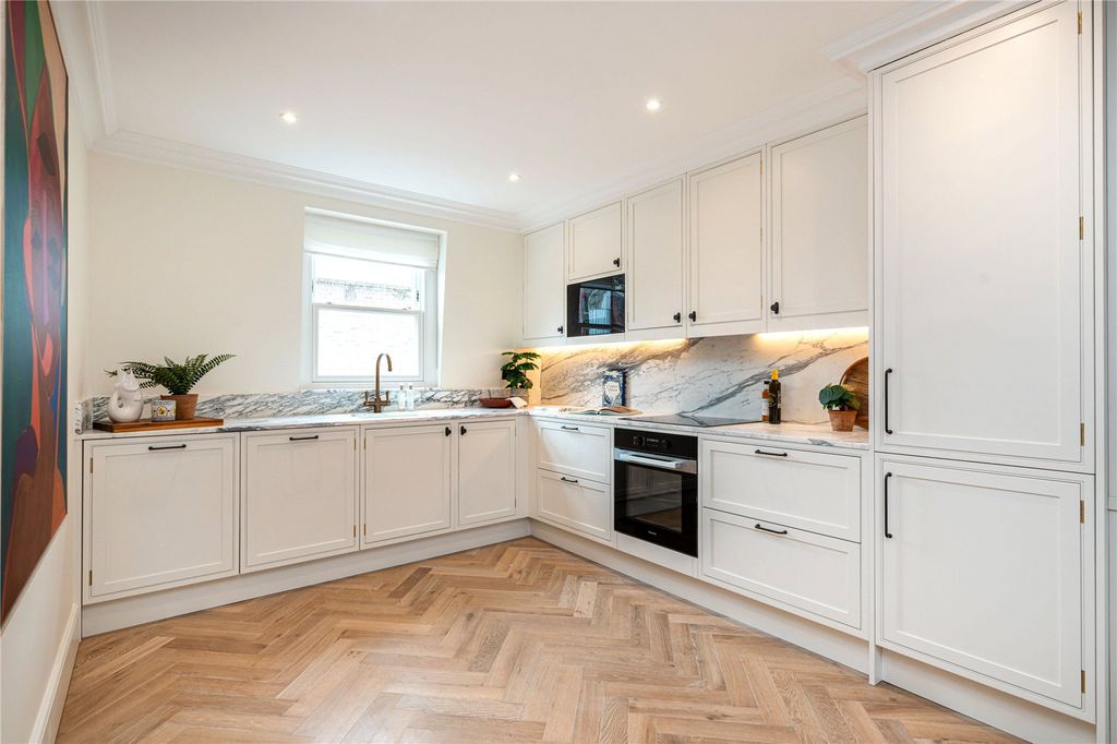 Property photo 2 of 16 Kitchen